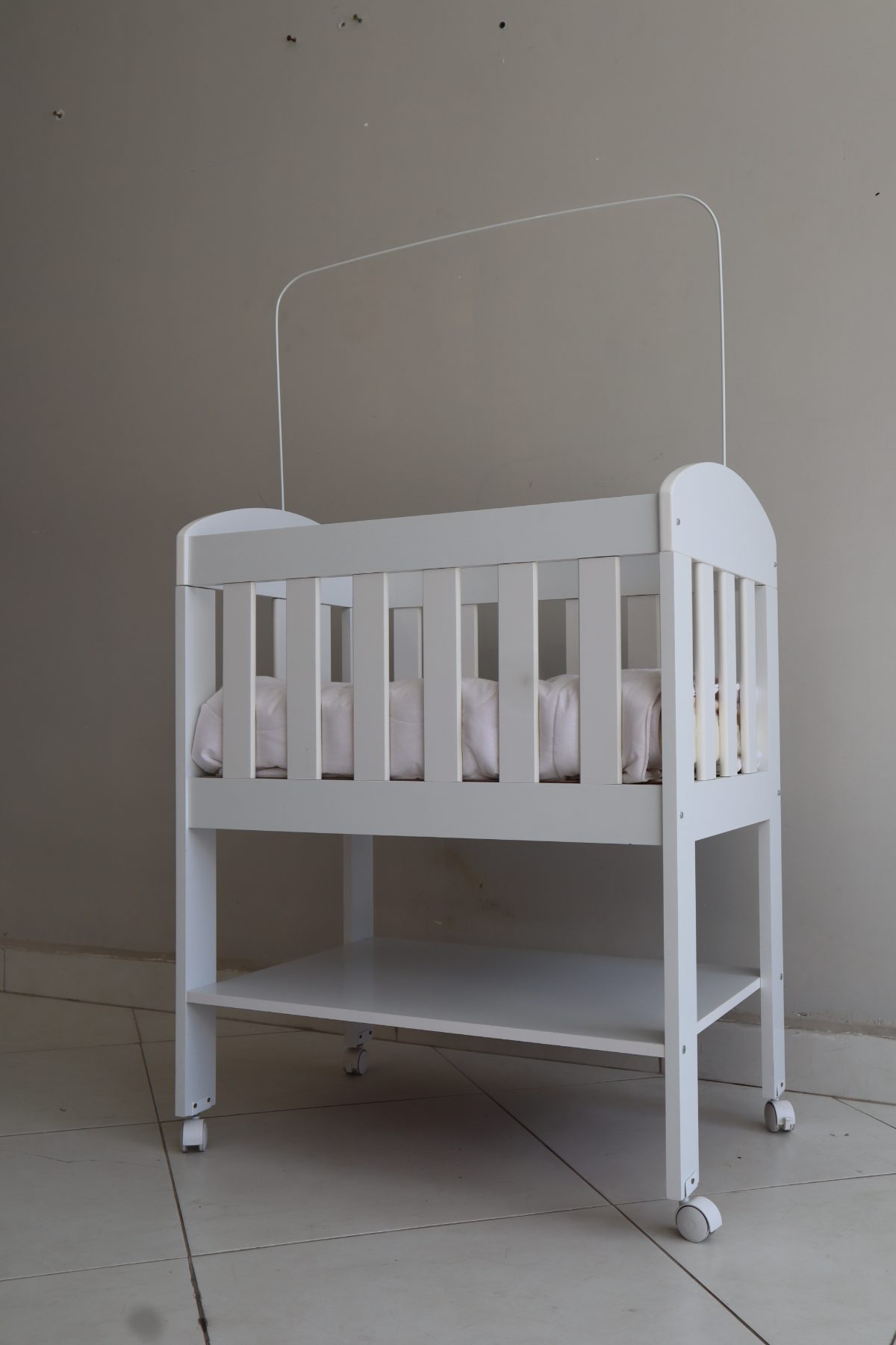 Mini berço com rodízios